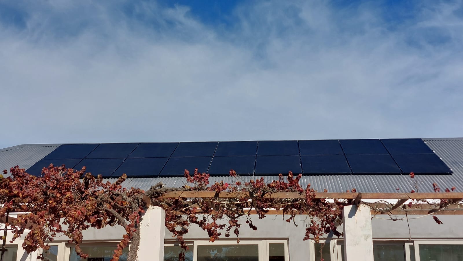 Residential Black Solar Panel designed Installation